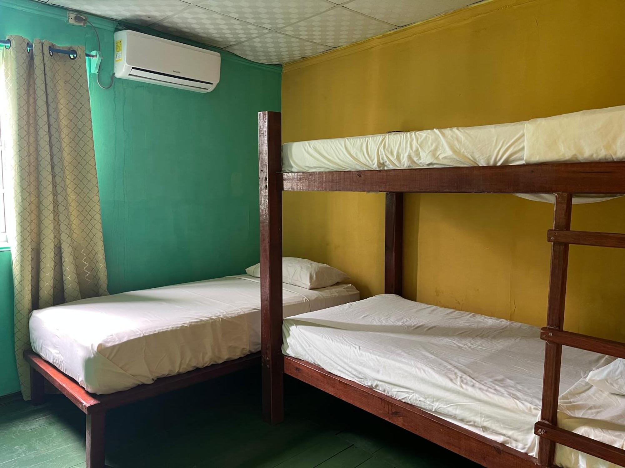 בסטימנטוס Hostal Cay מראה חיצוני תמונה