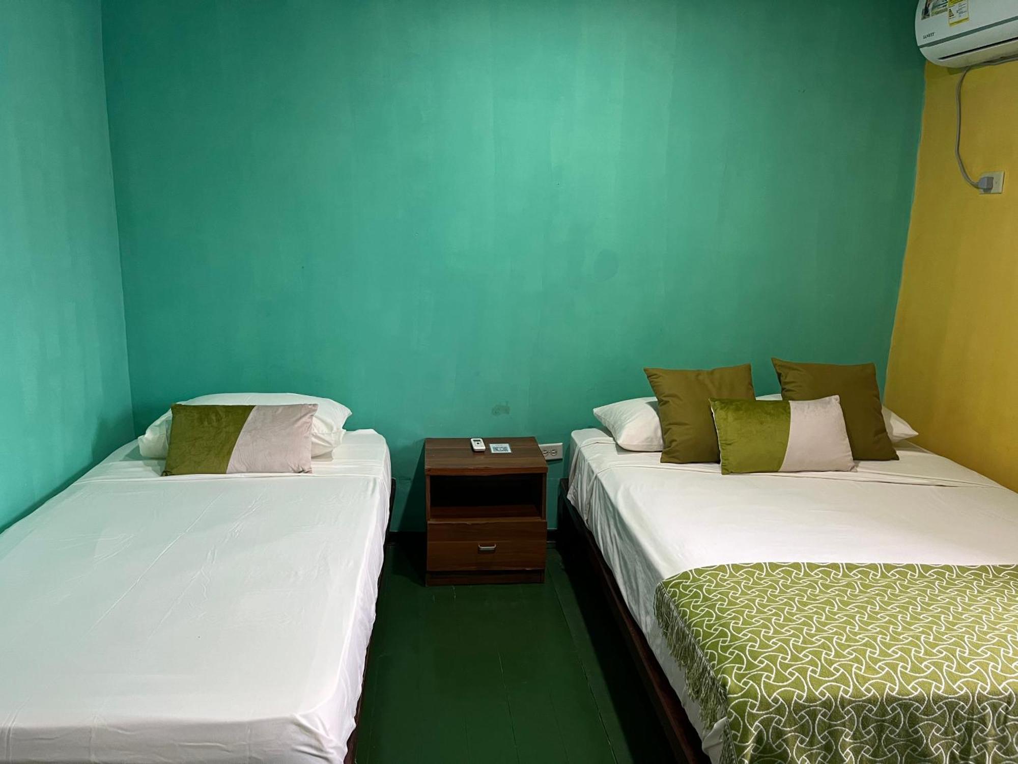 בסטימנטוס Hostal Cay מראה חיצוני תמונה