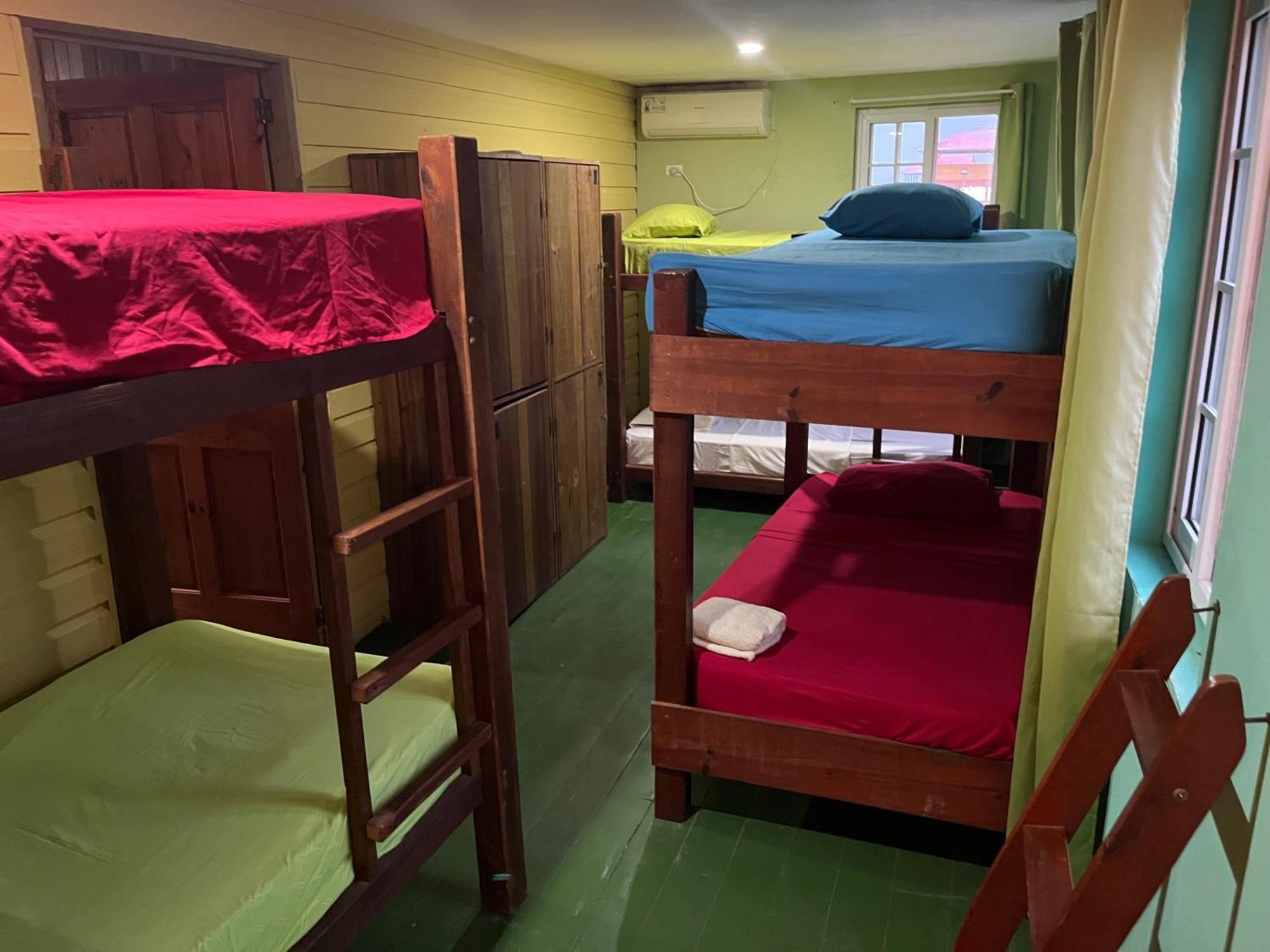 בסטימנטוס Hostal Cay מראה חיצוני תמונה