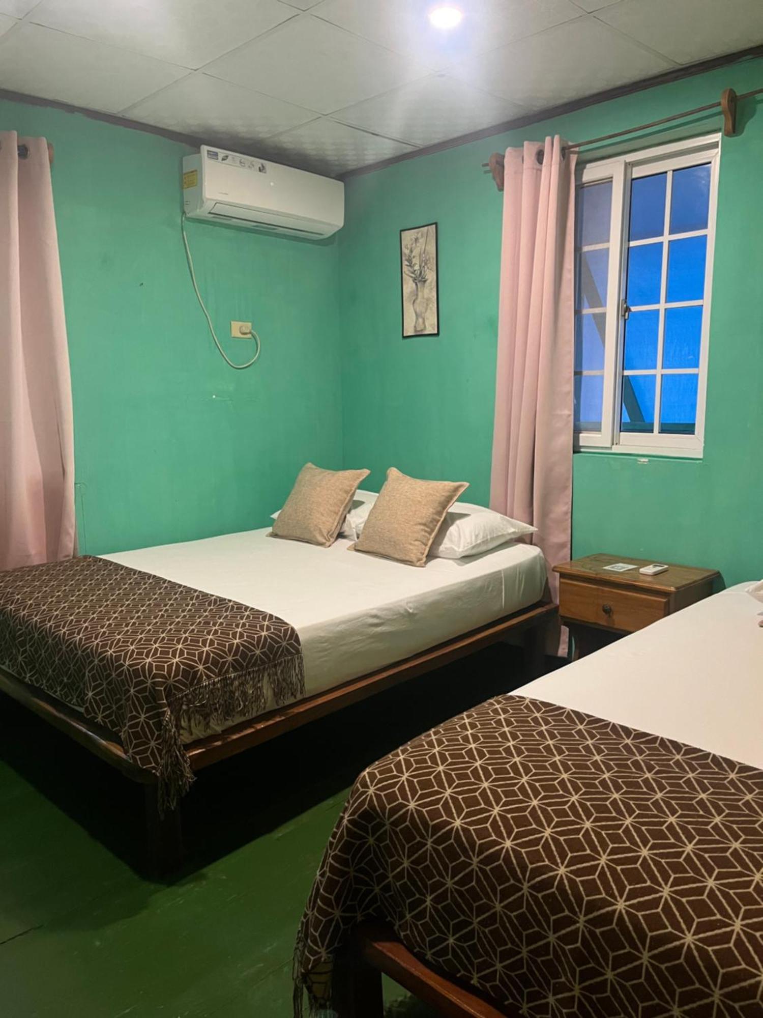 בסטימנטוס Hostal Cay מראה חיצוני תמונה